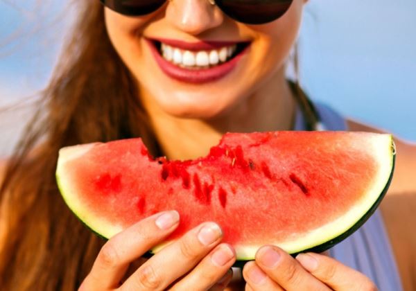 Tips for enjoying good oral health during the summer