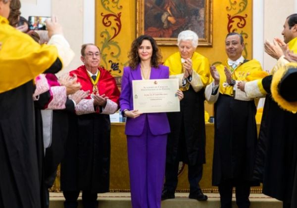 Isabel Díaz Ayuso, nombrada Académica de Honor de la Academia de Ciencias Odontológicas de España