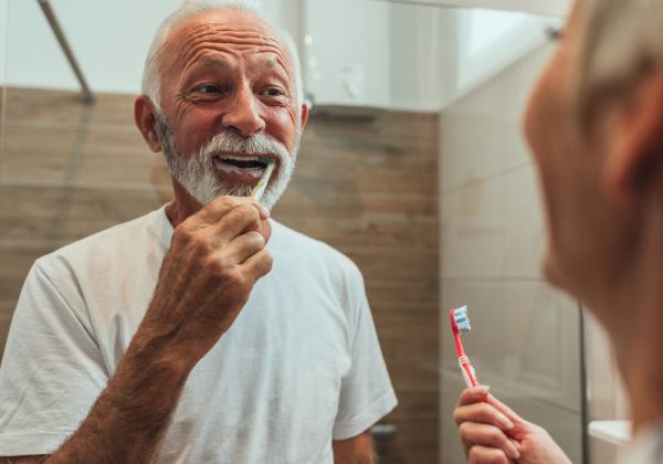 Nueva edición de la guía de “Salud bucodental para la población mayor”