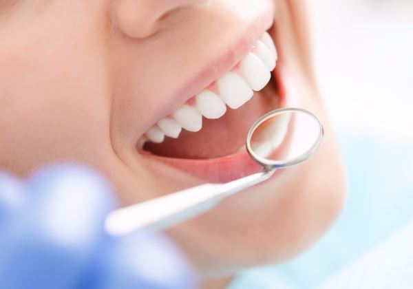 Gingivitis causes dental loss