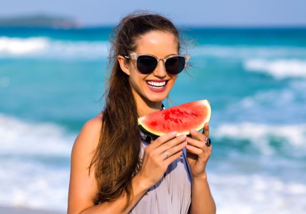 El Consejo General de Dentistas lanza “Boca sana, verano feliz”, un decálogo para mantener una buena salud oral durante las vacaciones