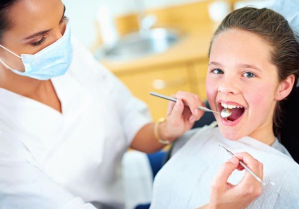 El Consejo General de Dentistas recuerda la importancia de los tratamientos preventivos durante la infancia