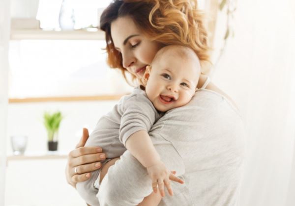 La lactancia materna fomenta el desarrollo de la musculatura oral, la respiración y la fonación del bebé